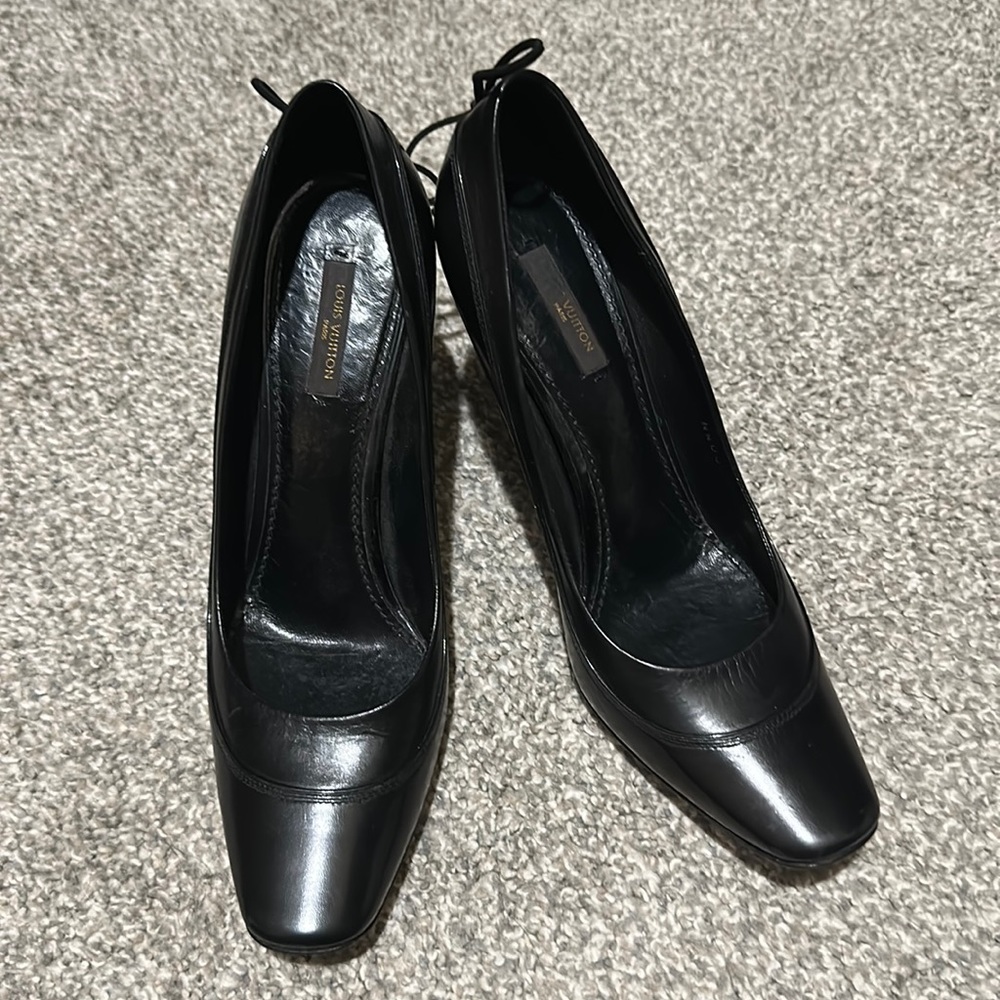 Vintage Archive Louis Vuitton Tassle Heel Pump